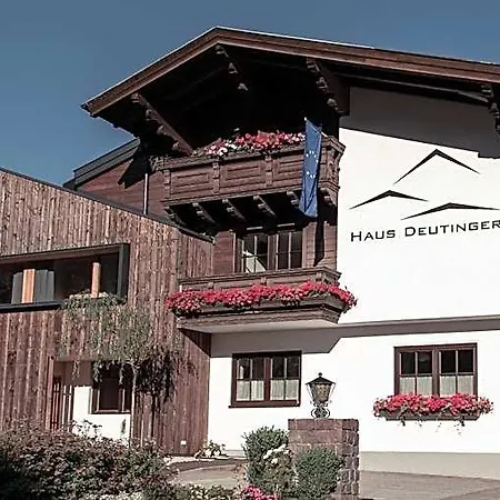 Haus Deutinger فندق مبيت وإفطار